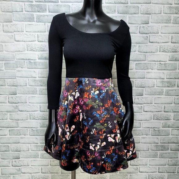 Alice + Olivia Womens 2 Black Scoop Neck Satin Floral Skirt Fit‎ Flare Dress - Picture 1 of 9